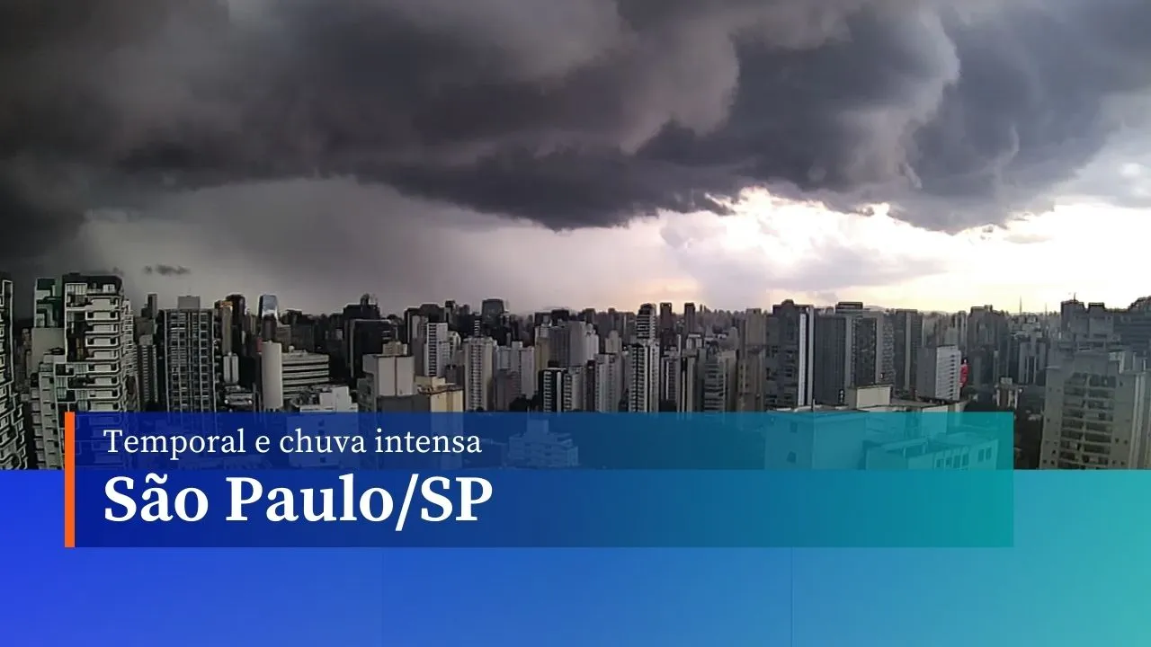 A imagem mostra o avanço de chuva intensa em São Paulo, na tarde desta quarta-feira (28)